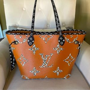 Louis Vuitton Neverfull MM Tote in Monogram Jungle Print w/Pouch EUC